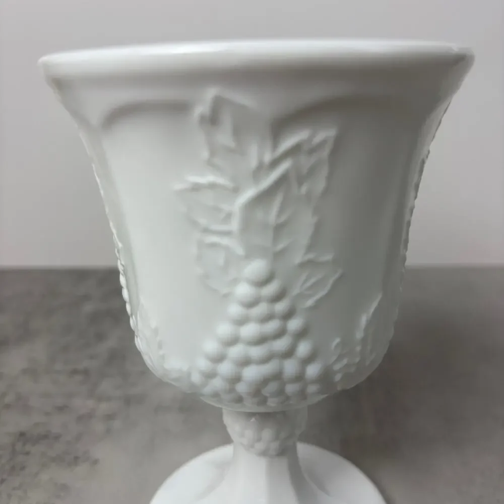 Vintage Indiana Glass Colony Harvest Grape White Milk Glass Goblet 5.25